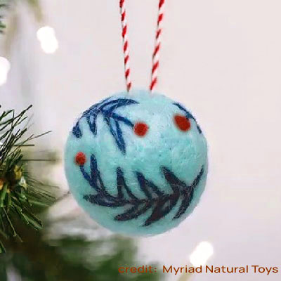 Colour My World X'mas 2025_Needle-Felted Bauble